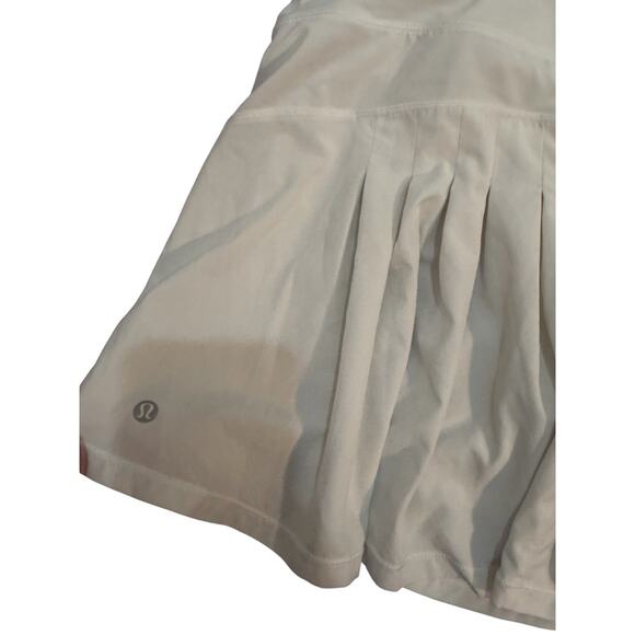 Lululemon white tennis skirt w ruffles & shorts skort sz 12 gently used - Picture 4 of 10